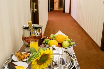 Room service - dining