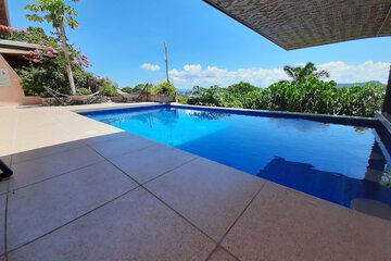 Infinity pool
