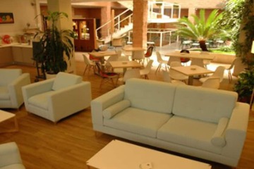 Lobby lounge