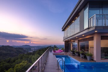 Rooftop pool