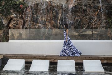 Pool waterfall