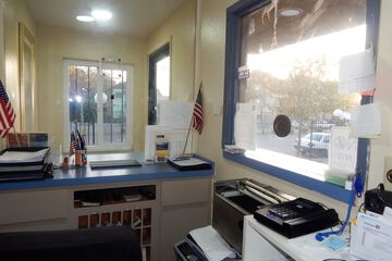 Check-in/check-out kiosk