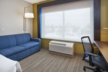 Room 10 of 38
