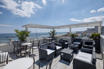 Sundeck