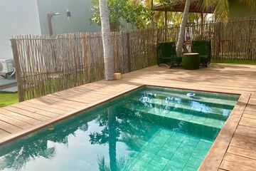 Private pool