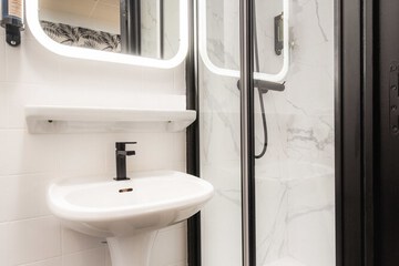 Bathroom sink