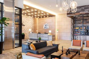 Hotel 2 of 97