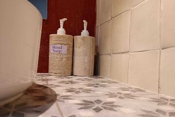 Bathroom amenities