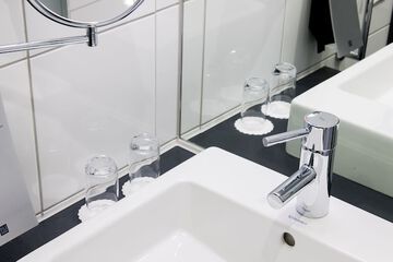 Bathroom sink