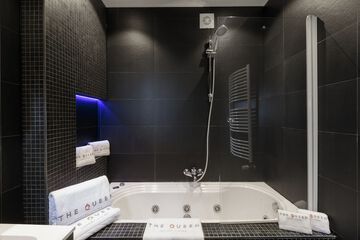 Jetted tub