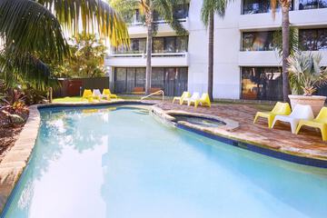 Indoor/outdoor pool