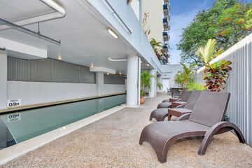 Exercise/lap pool