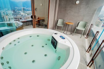 Private spa tub