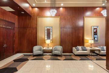 Lobby lounge