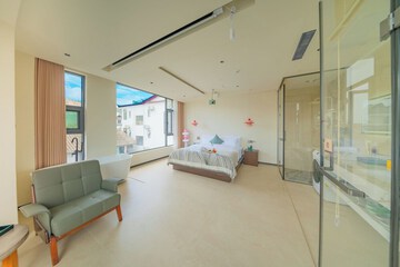 Deep soaking bathtub
