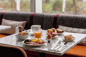 Breakfast buffet