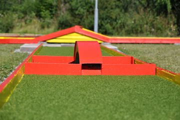 Mini-golf