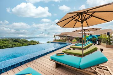 Infinity pool