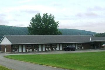 Red Carpet Inn on the Lake