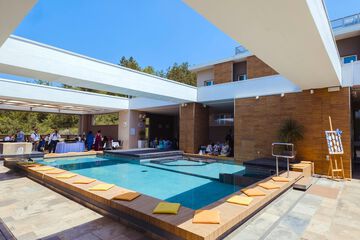 Rooftop pool
