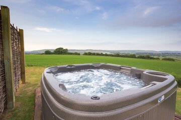 Private spa tub