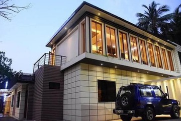 Front of property - evening/night