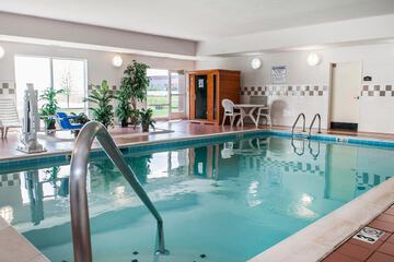Comfort Suites near Indianapolis Airport