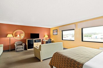 Room 13 of 37