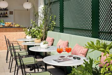 Poolside bar
