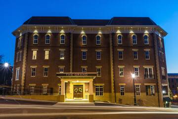 The Mount Vernon Grand Hotel