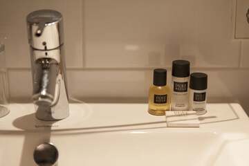 Bathroom sink