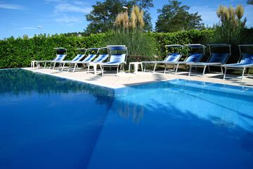 Infinity pool