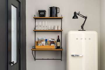 Mini-refrigerator