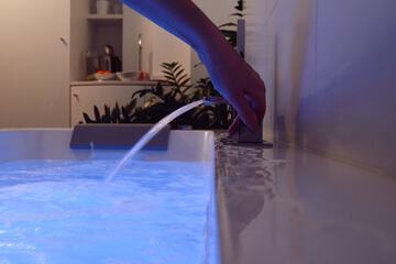 Indoor spa tub