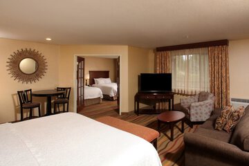Room 32 of 75