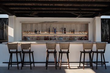 Poolside bar