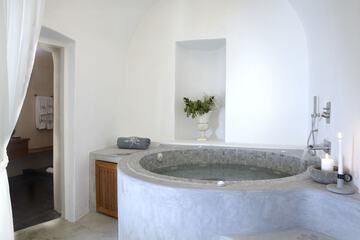 Jetted tub