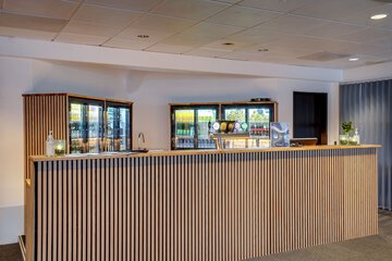 Sports bar