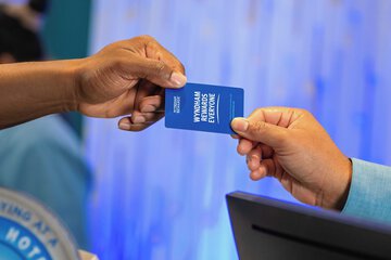 Check-in/check-out kiosk