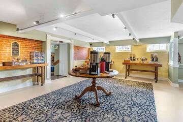 Breakfast/Coffee Service 42 of 46