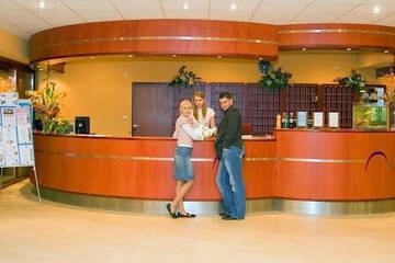 Check-in/check-out kiosk