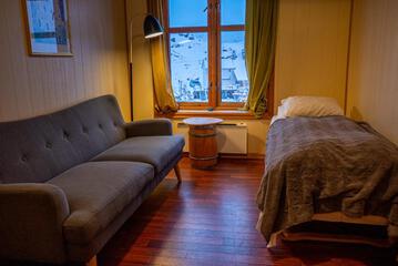 Photo 10