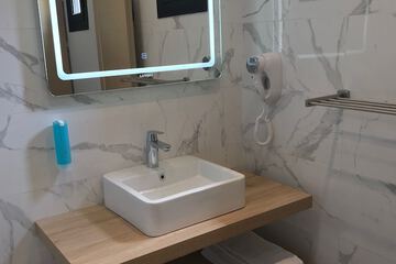 Bathroom shower