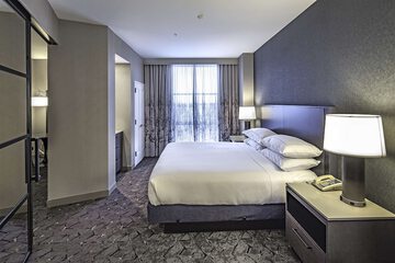 Room 41 of 64