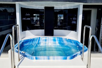 Private spa tub