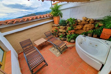 Private spa tub