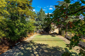 Tennis court