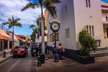 Shopping mall