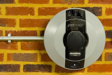 Electric vehicle charging station