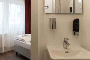 Bathroom sink